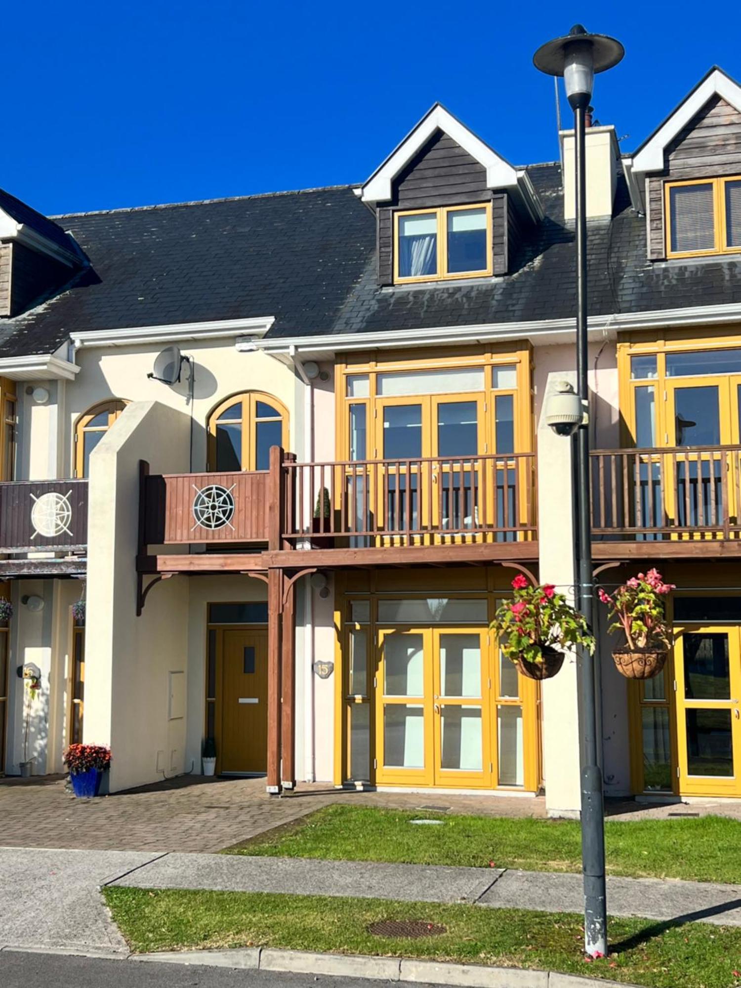 Shannonside - Stylish 5 Bed Marina Home & 40Ft Mooring Termonbarry Exterior photo