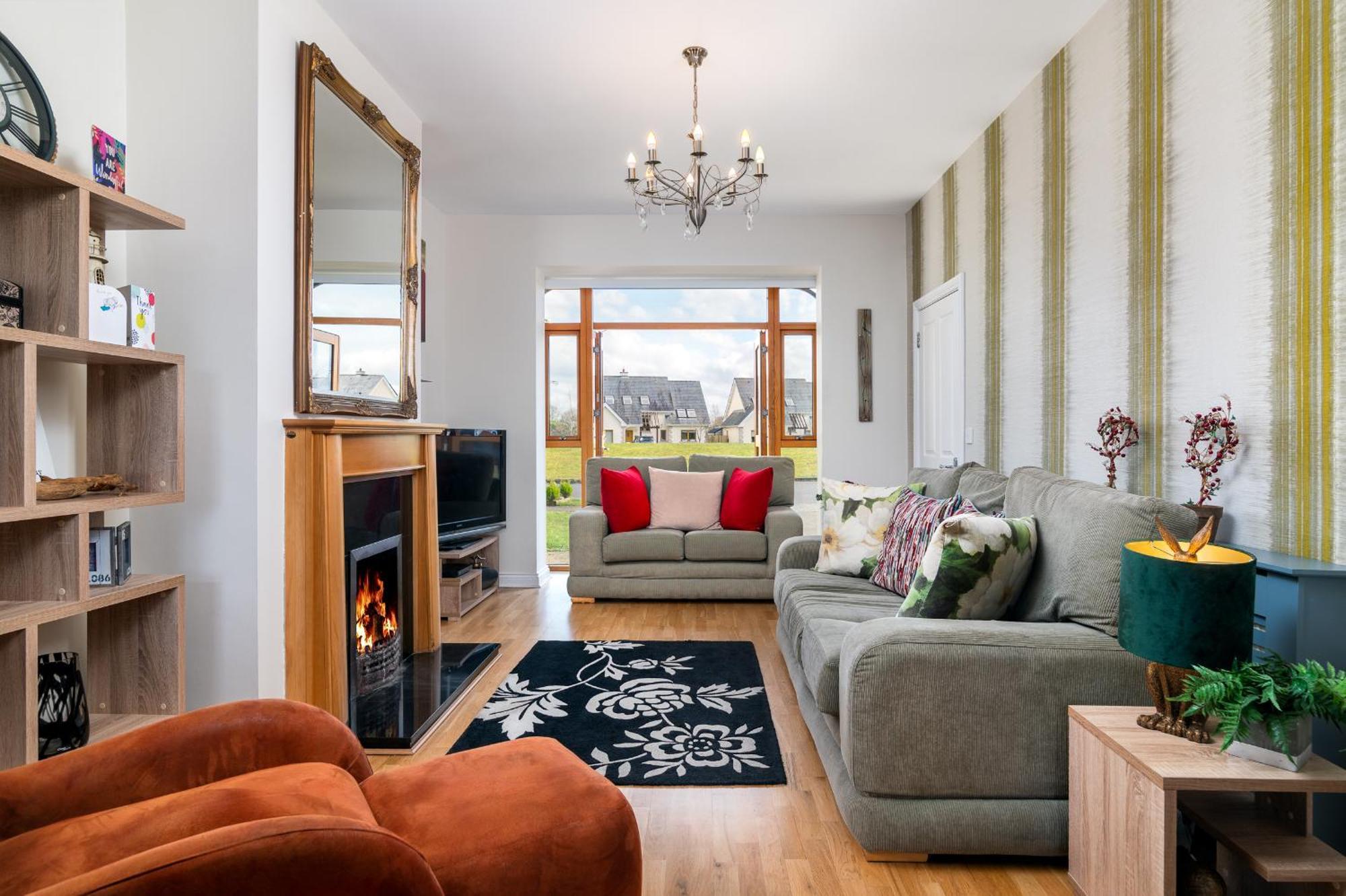 Shannonside - Stylish 5 Bed Marina Home & 40Ft Mooring Termonbarry Exterior photo