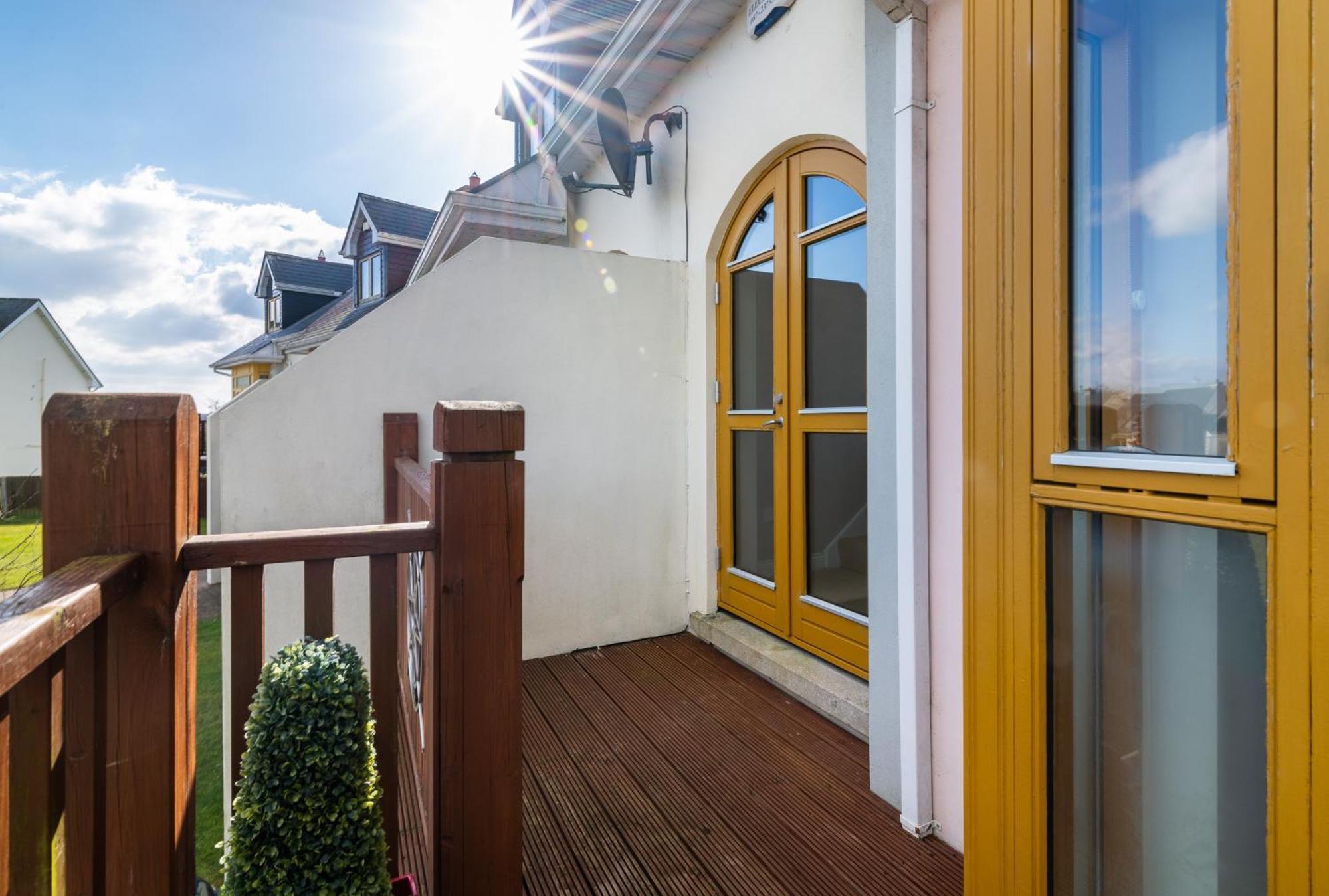 Shannonside - Stylish 5 Bed Marina Home & 40Ft Mooring Termonbarry Exterior photo